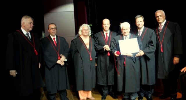 O professor e associado APUSM, Josefino Francesquetto, recebeu a homenagem da Ordem gaúcha por seu trabalho como procurador do Estado. Foto Divulgação OAB RS